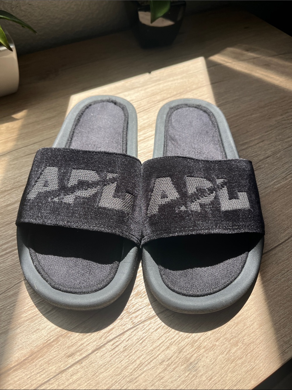 APL Women’s size 6 Black Velvet Slide Sandals